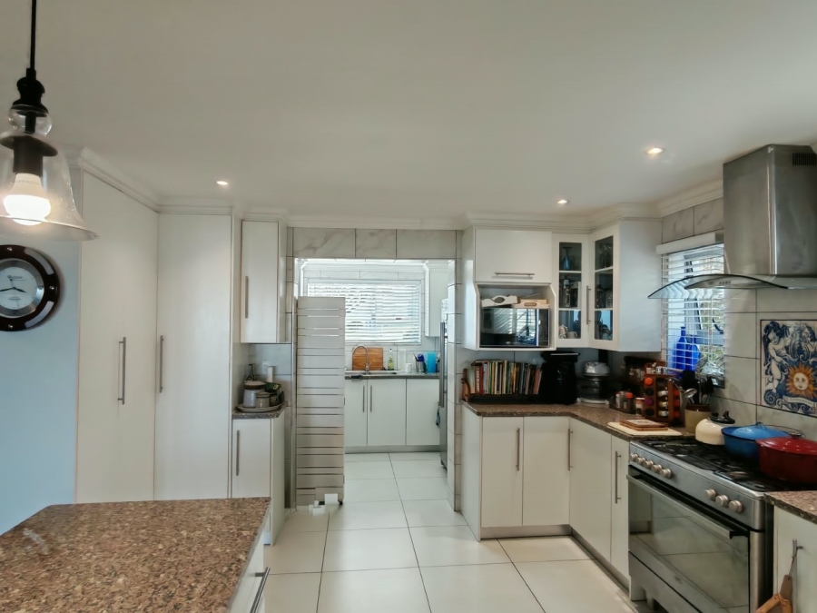4 Bedroom Property for Sale in Herolds Bay Western Cape